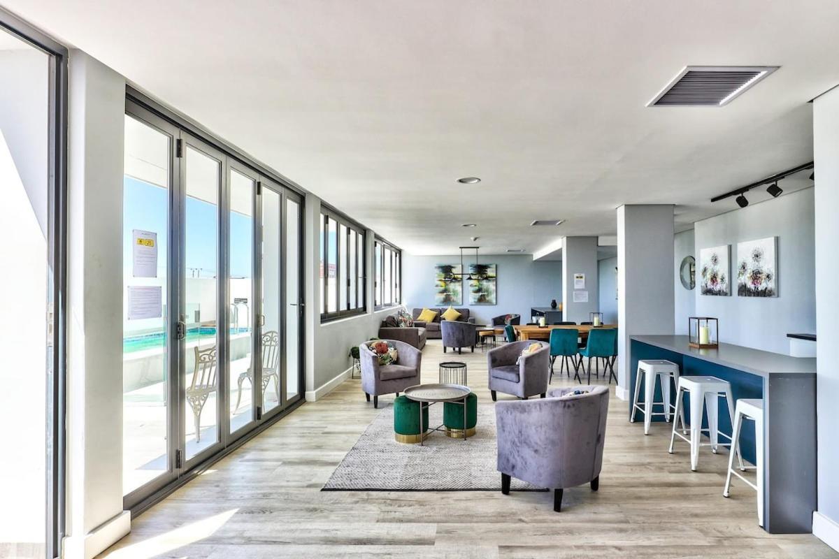 Modern 2-bed With Parking Apartment Cape Town