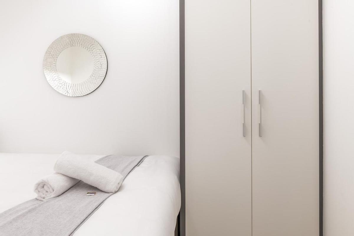 Apartment Modern 2-bed With Parking