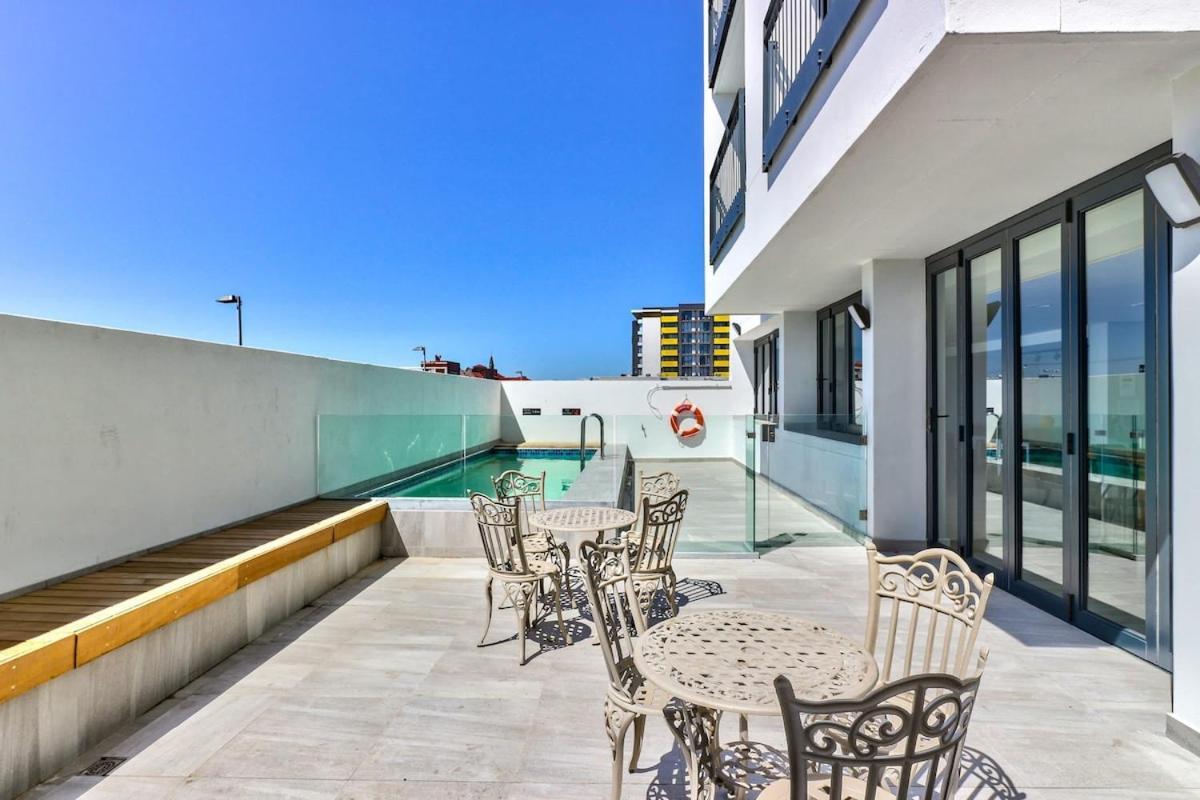 Modern 2-bed With Parking * Cape Town